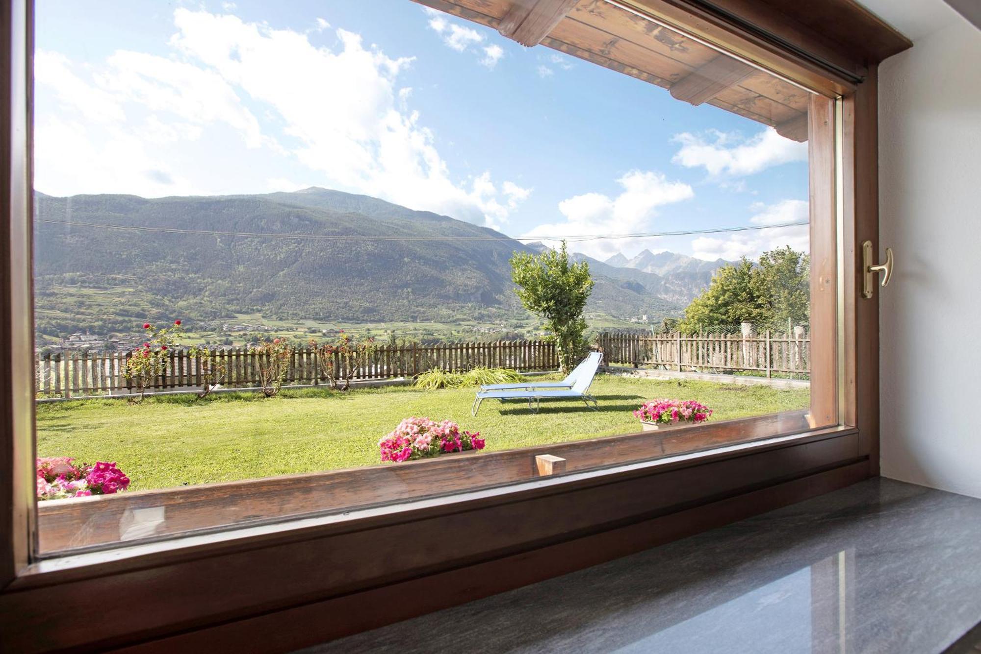 Casa Sabrina - Appartamento Blu Aosta Eksteriør billede