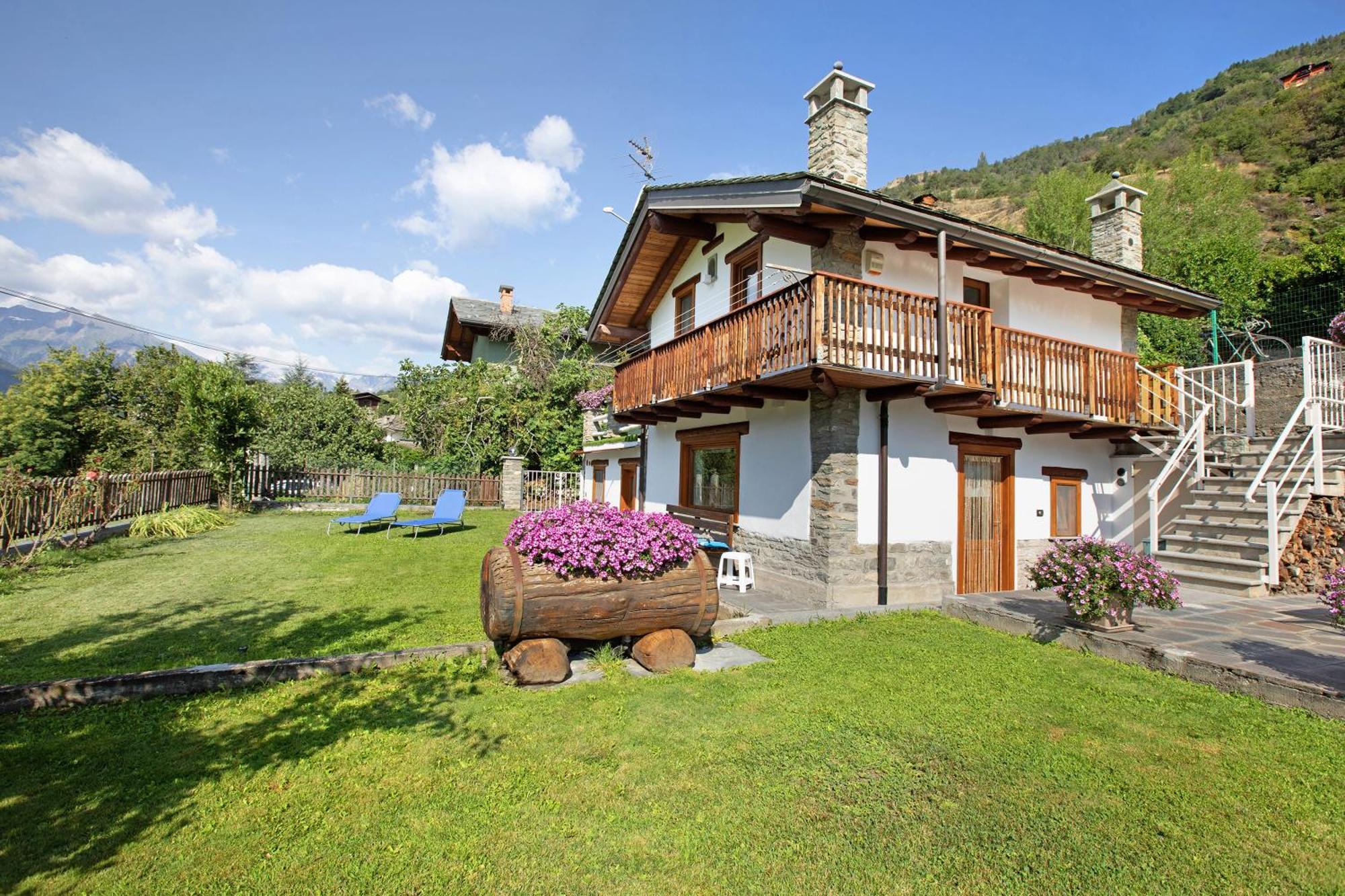 Casa Sabrina - Appartamento Blu Aosta Eksteriør billede